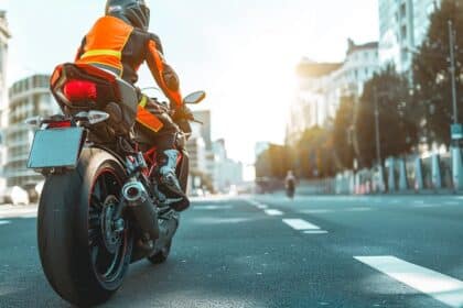 Protégez-vous sur la route : Les meilleurs vêtements de protection pour motocyclistes